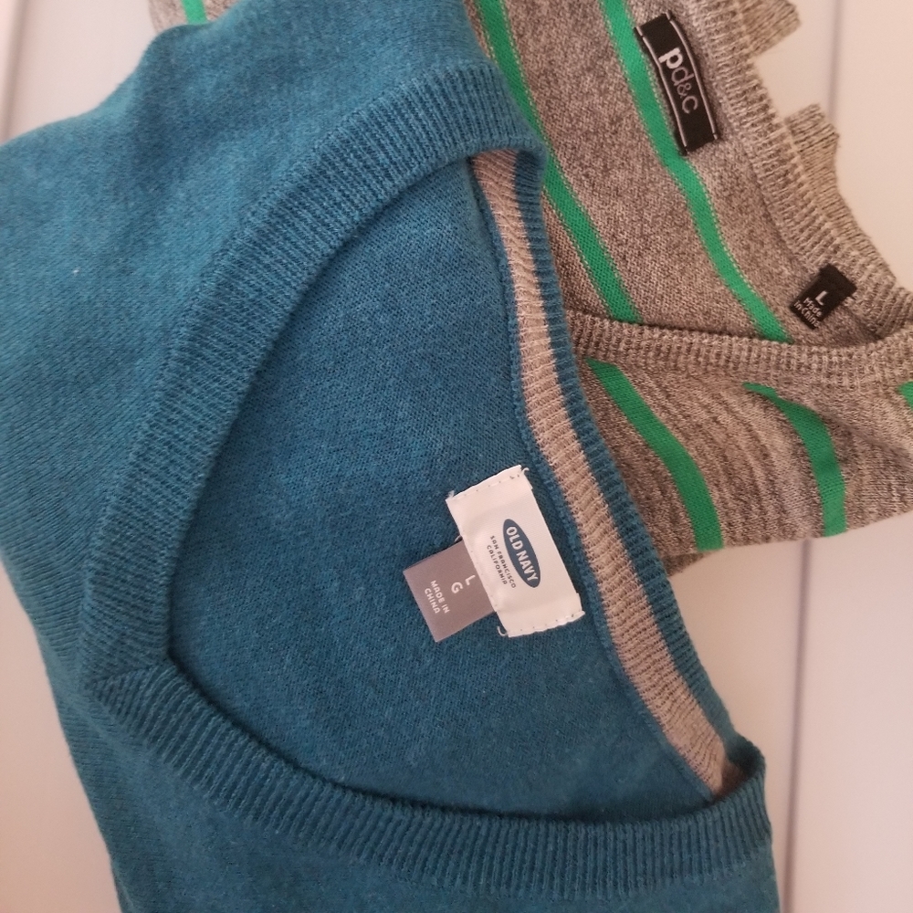 2 Men's V Neck Cotton Blend Sweaters Size L